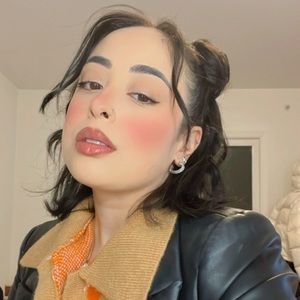 Meet your Posher, Christie